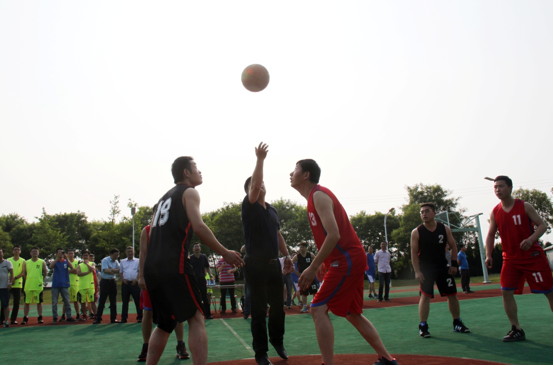 非凡国际
（南京）第六届趣味运动会开幕